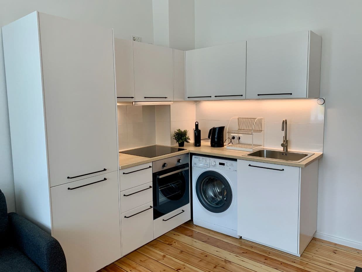 3 Rooms with Balcony in Charlottenburg – image 6
