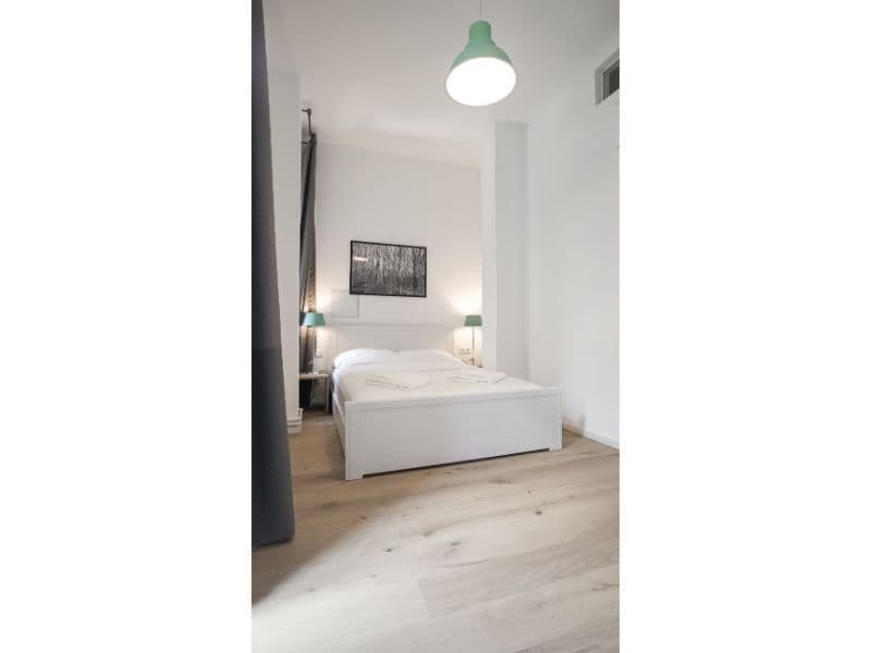 2 Rooms with Balcony in Brüsseler Kiez (Wedding) – image 11