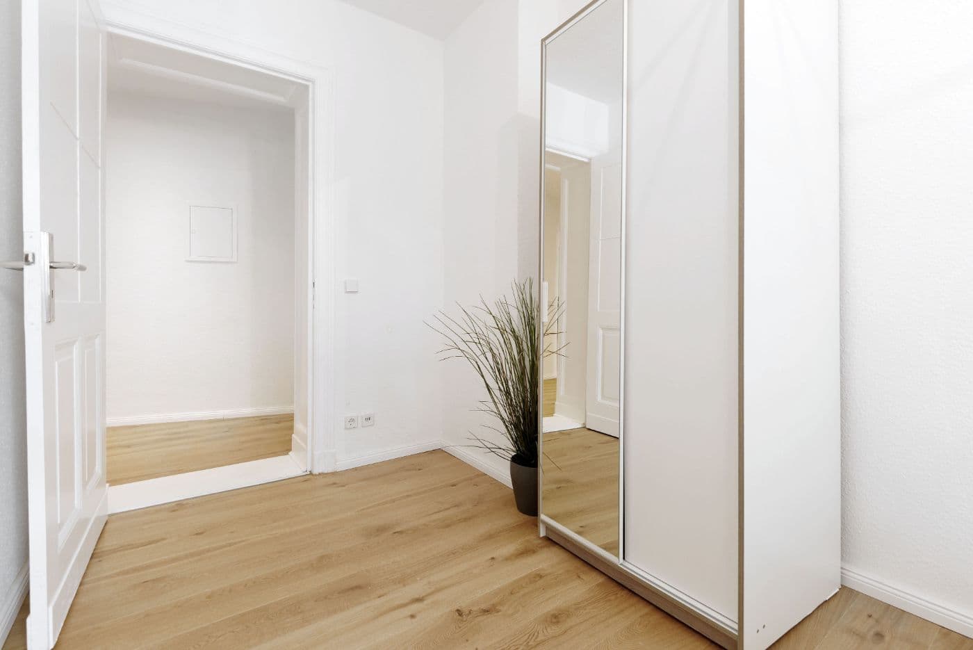 3 Rooms near Westhafen (Moabit) – image 7