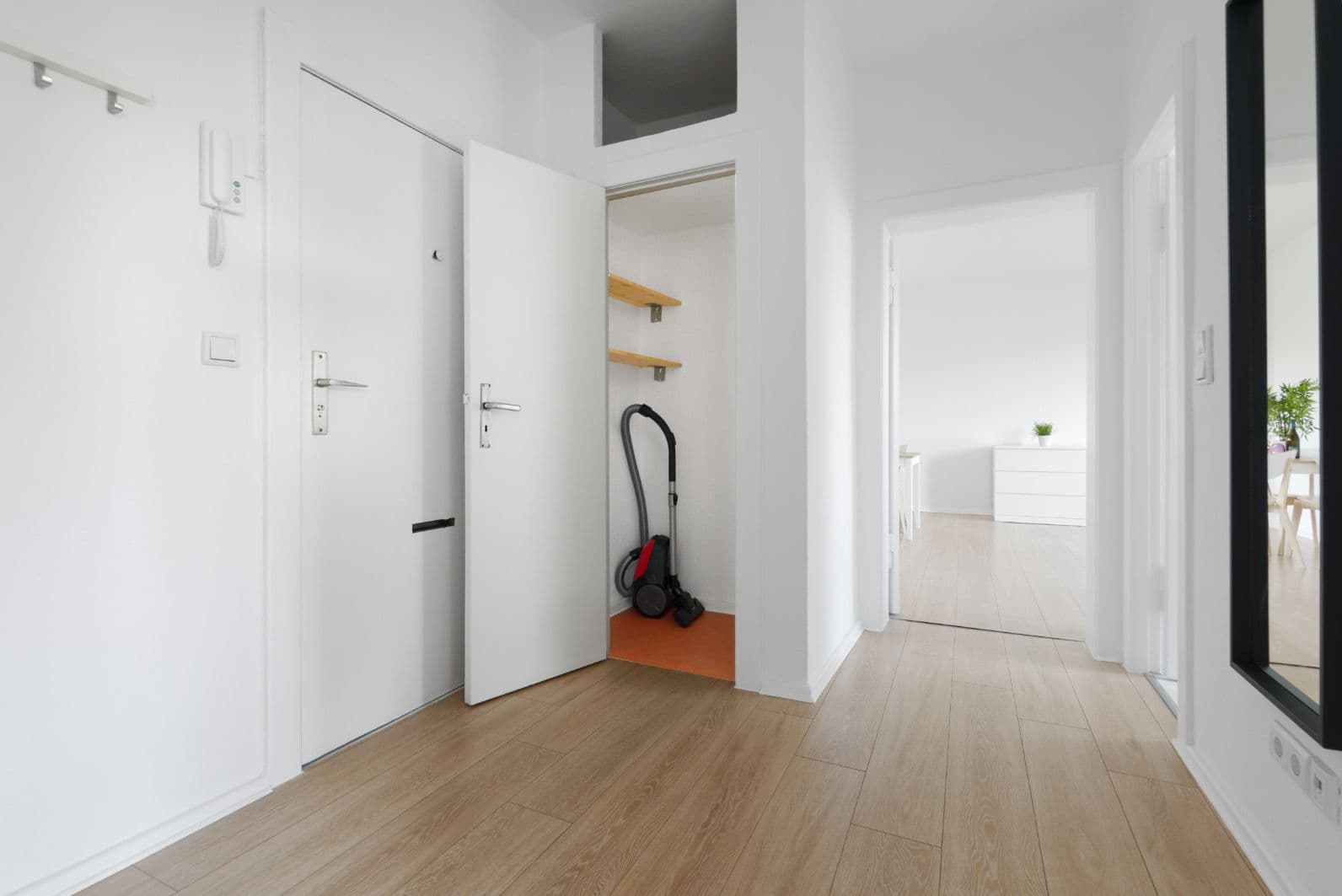 2 Rooms on Mehringdamm (Kreuzberg) – image 20