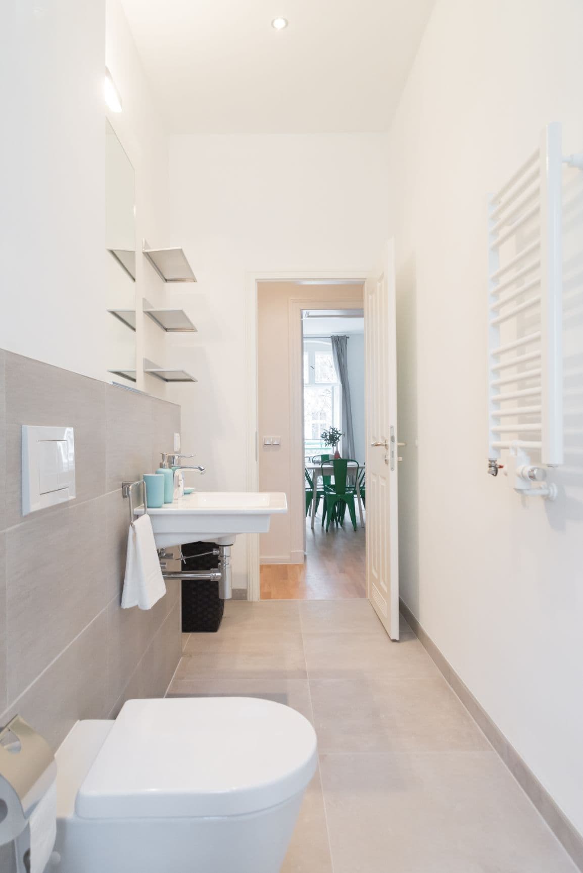 3 Rooms with Balcony in Sprengelkiez (Wedding) - image 5