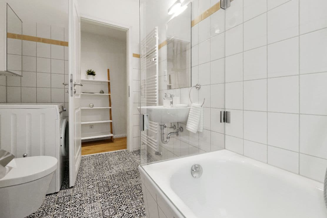 3 Rooms near Westhafen (Moabit) – image 17