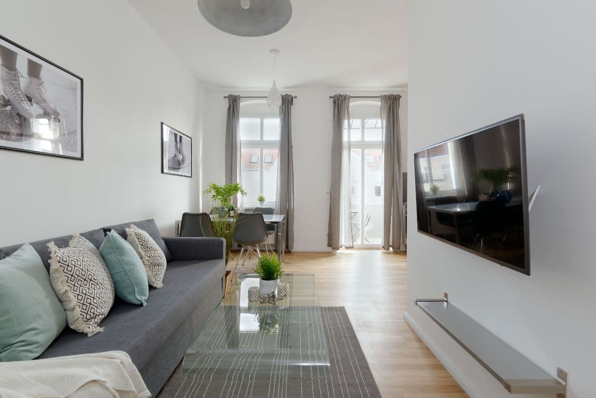 2 Rooms with Balcony in Charlottenburg – image 7