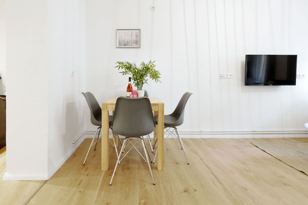 3 Rooms near Westhafen (Moabit) – image 10
