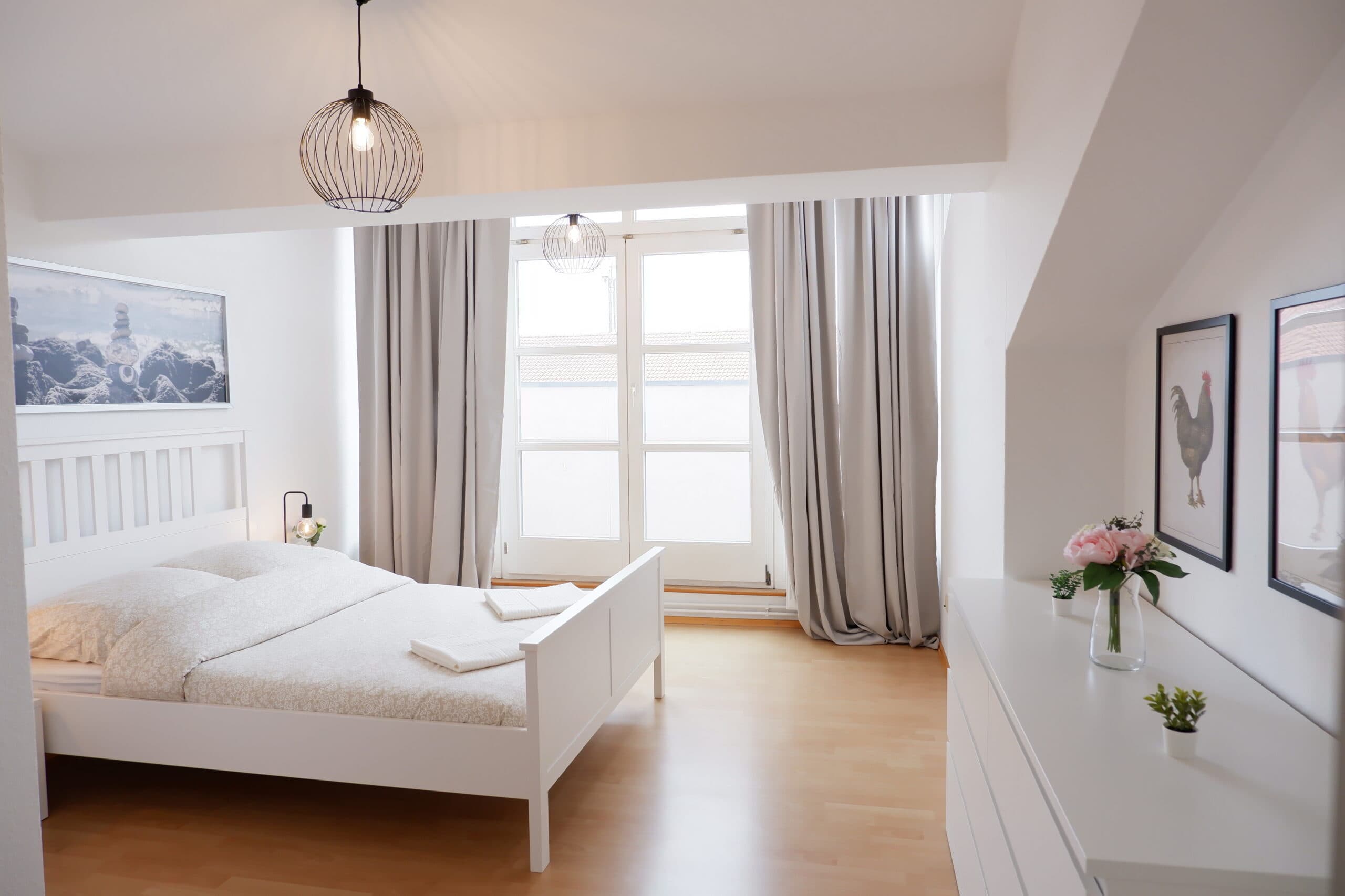Stylish renovated one-bedroom rooftop apartment in the vibrant Kreuzberg district – image 7