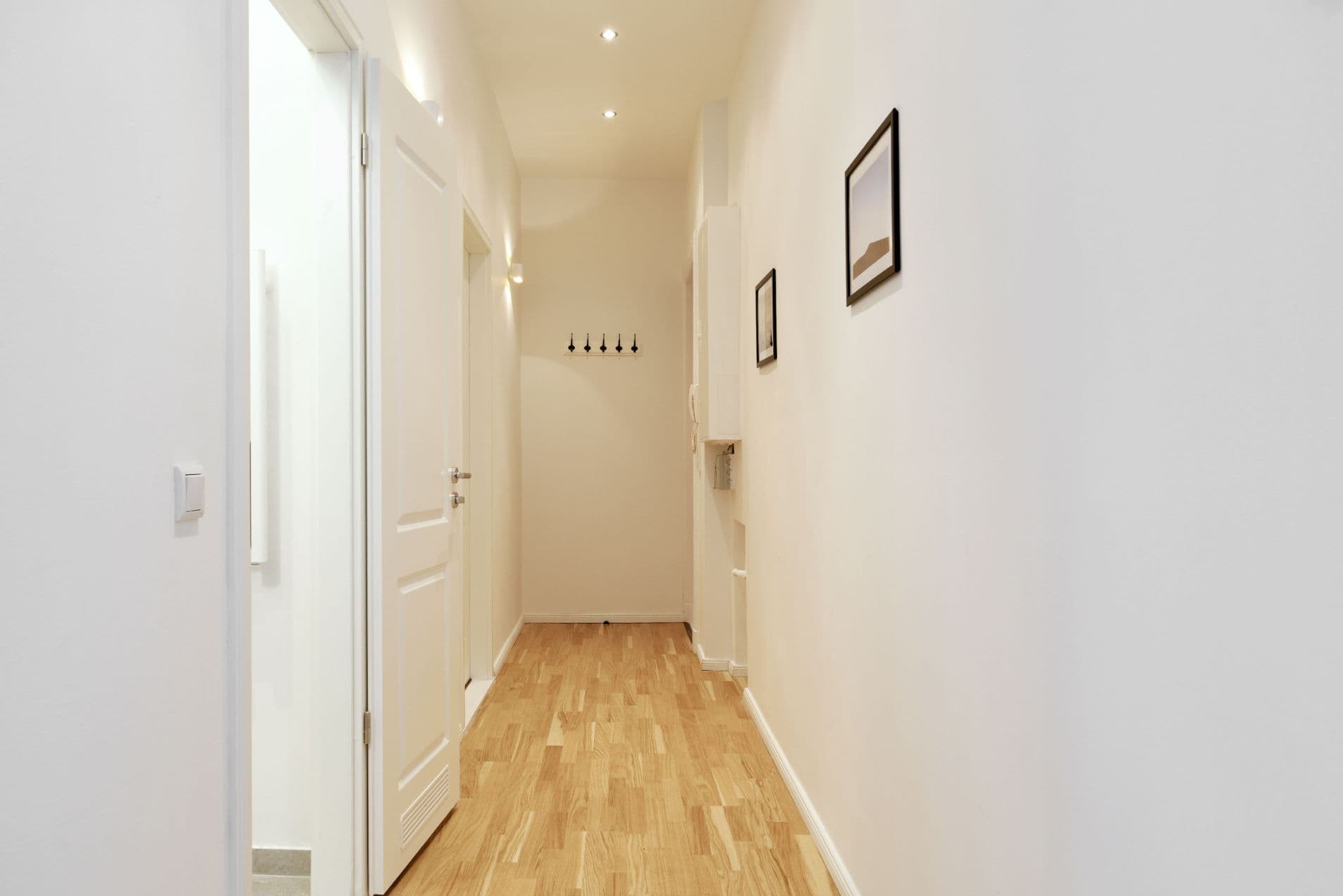 2 Rooms with Balcony in Charlottenburg – image 14