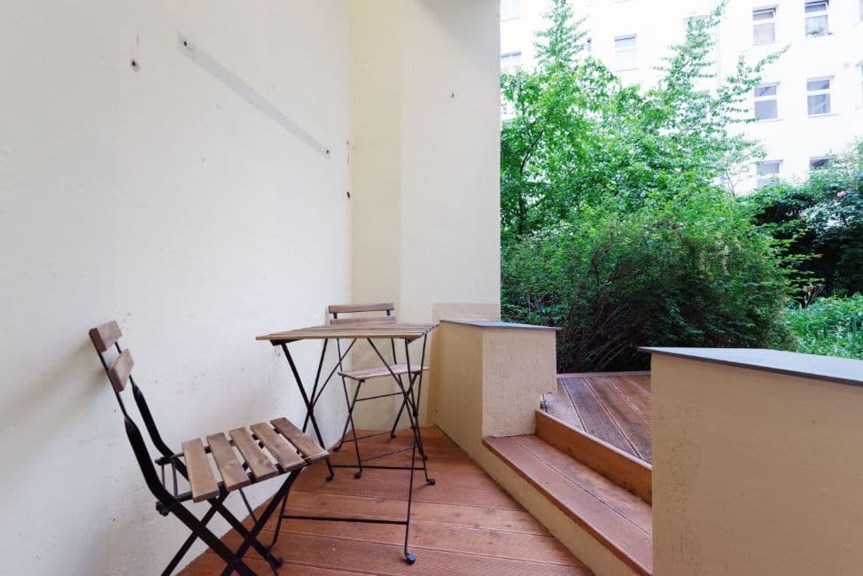 Studio Apartment with Terrace in Sprengelkiez – image 15