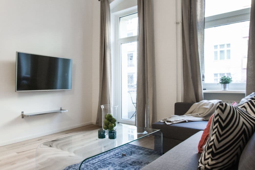 4 Rooms with Balcony near U-Seestraße (Wedding) - image 8