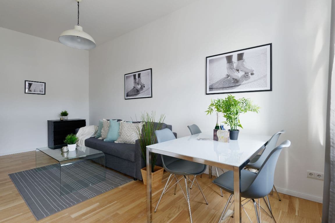 2 Rooms with Balcony in Charlottenburg – image 10