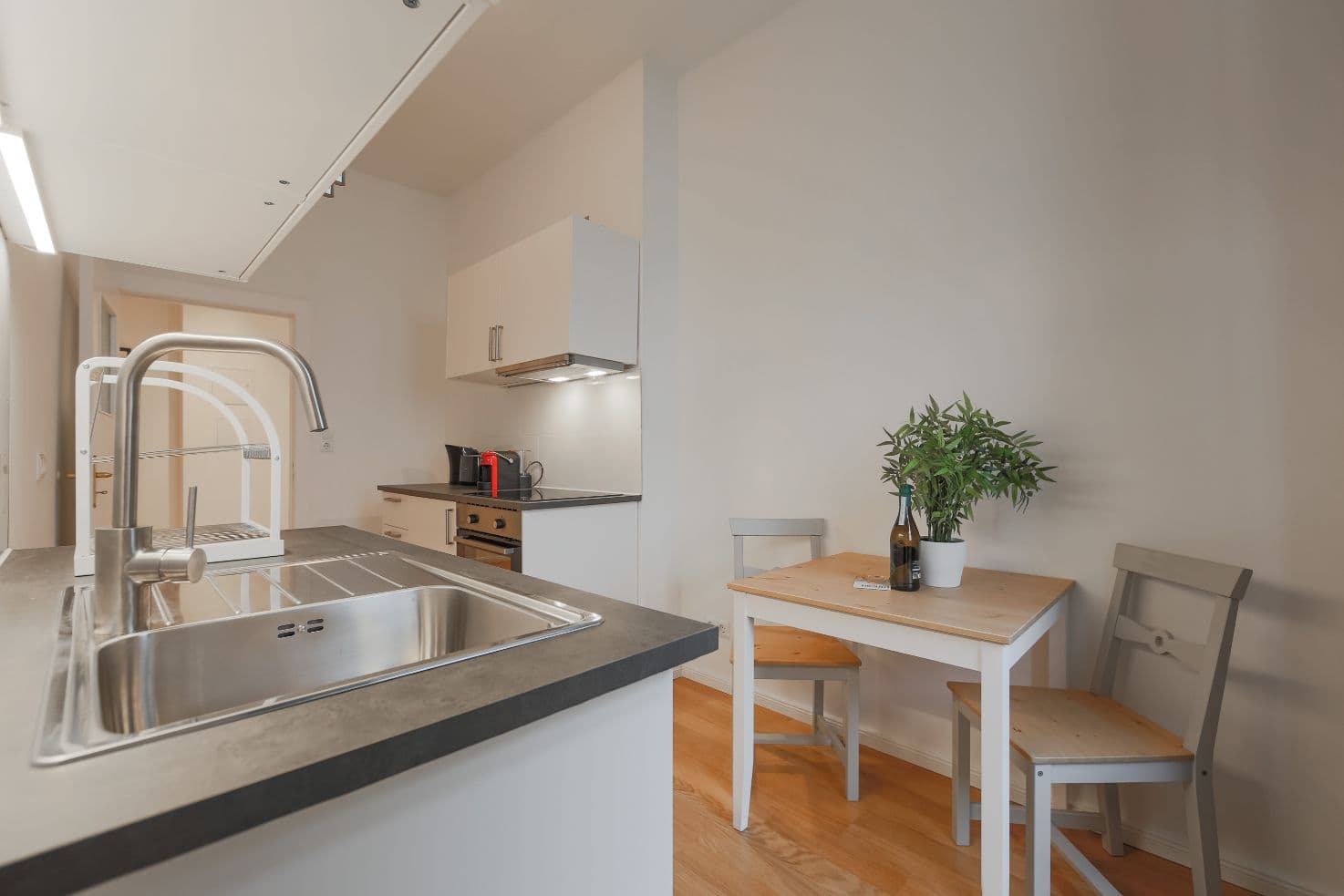Studio Apartment with Balcony in Brüsseler Kiez (Wedding) – image 8