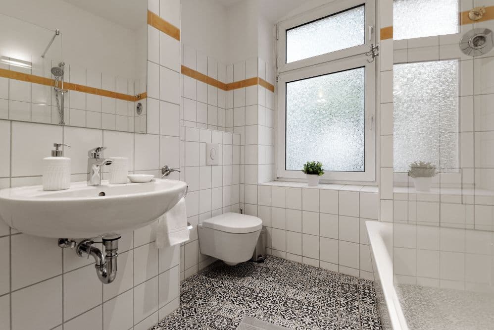 3 Rooms near Westhafen (Moabit) - image 21