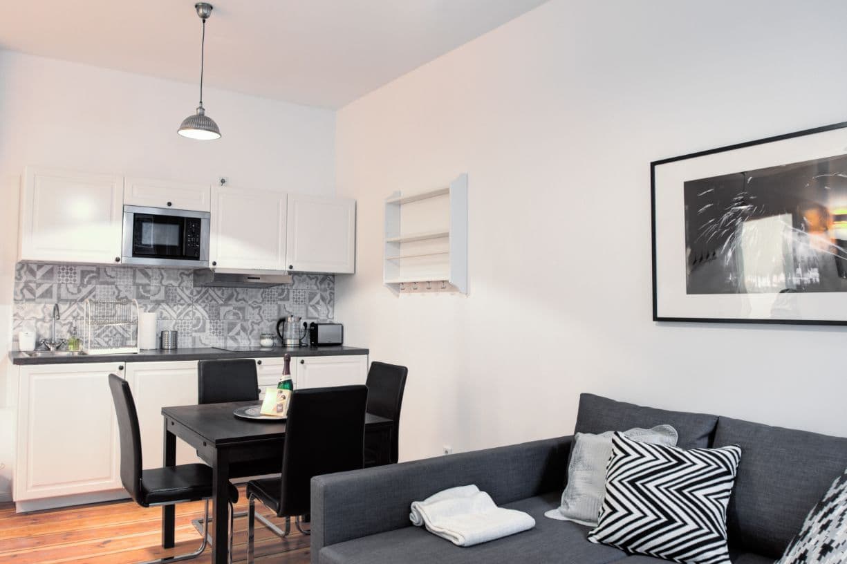 2 Rooms with Balcony near Schönlein Straße (Neukölln) – image 8