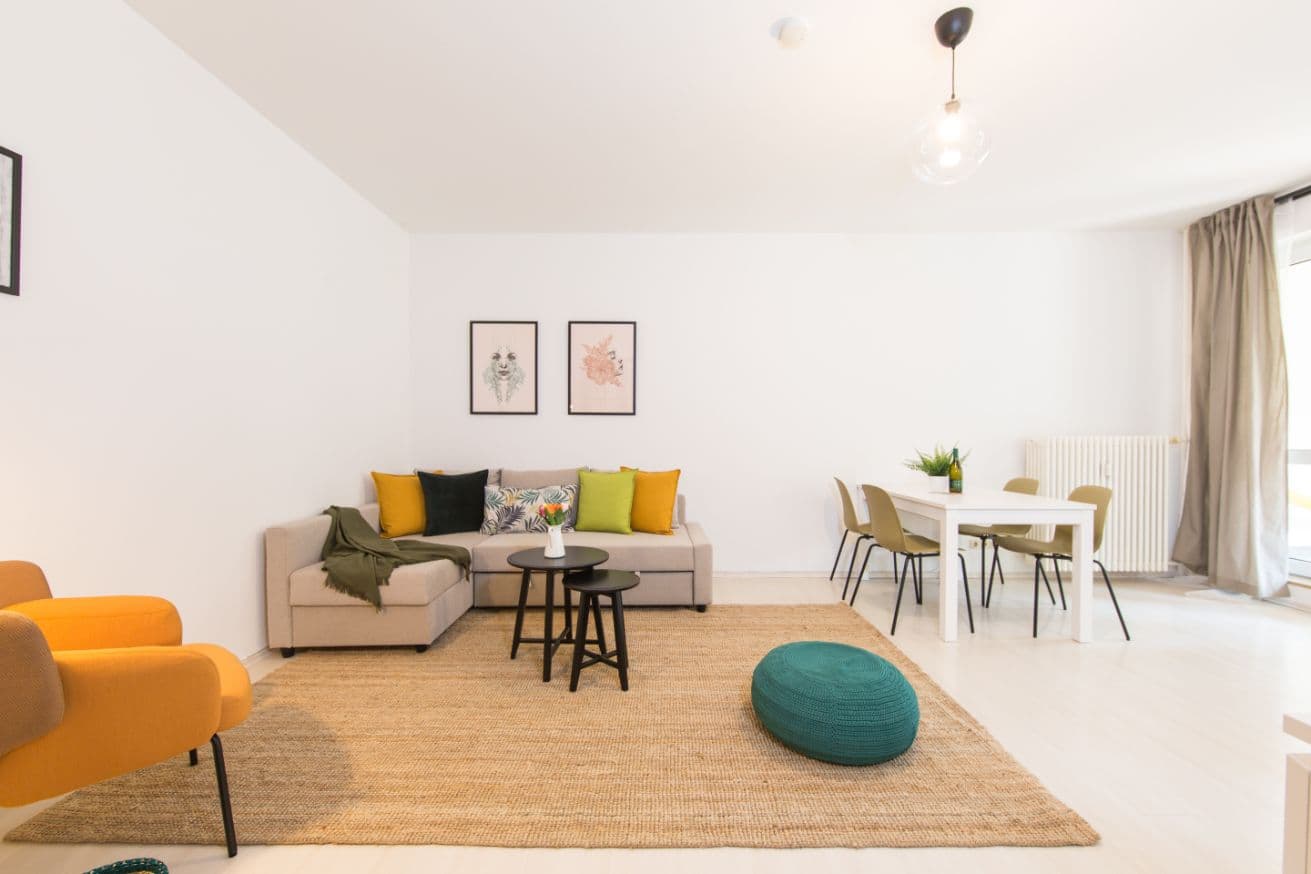 2 Rooms with Terrace near U-Residenzstr. – image 1