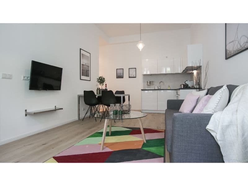 2 Rooms with Balcony in Brüsseler Kiez (Wedding) – image 6