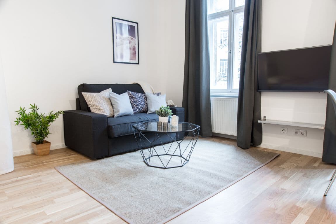 Studio Apartment with Balcony in Reuterplatz ( Neukölln) – image 2
