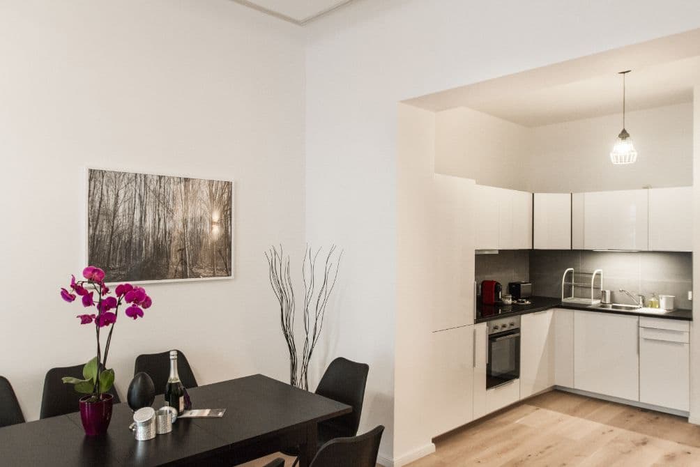 4 Rooms with Balcony near U-Seestraße (Wedding) - image 11