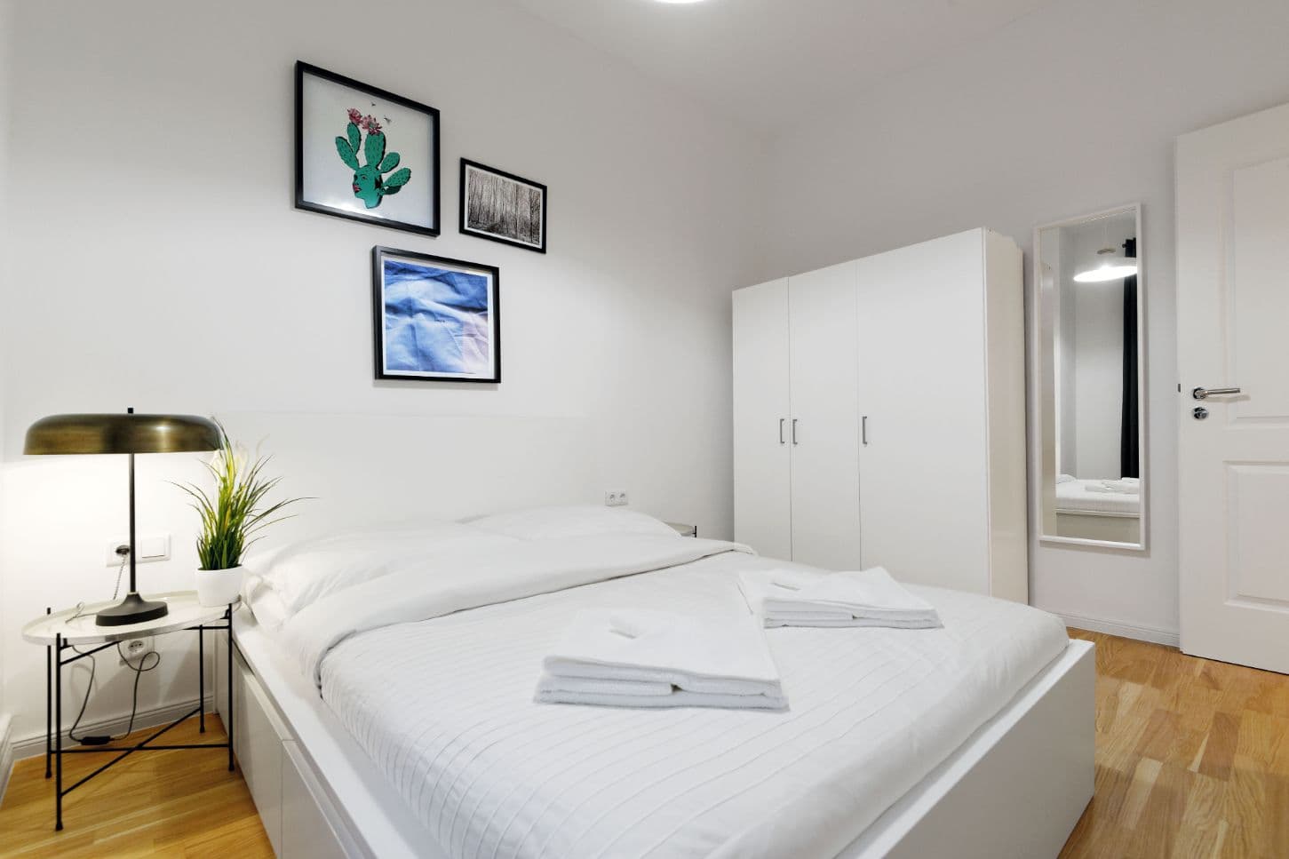 3 Rooms near Westhafen (Moabit) – image 3