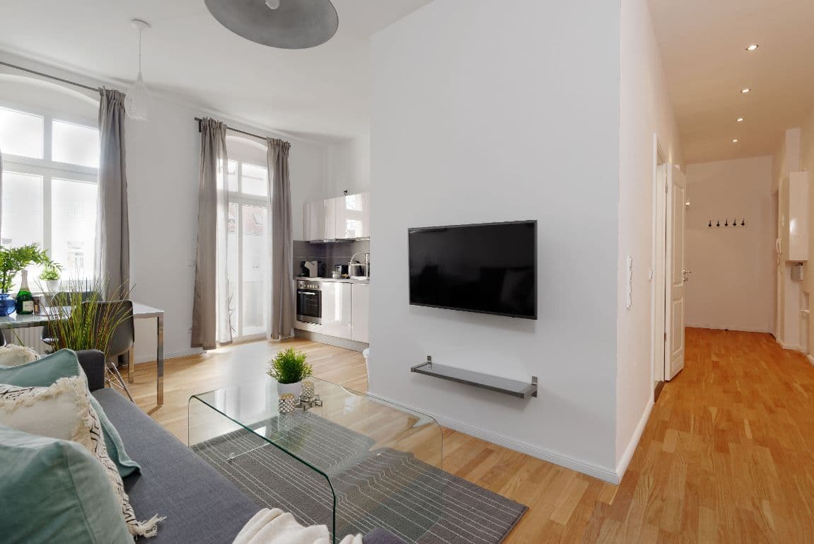 2 Rooms with Balcony in Charlottenburg – image 8