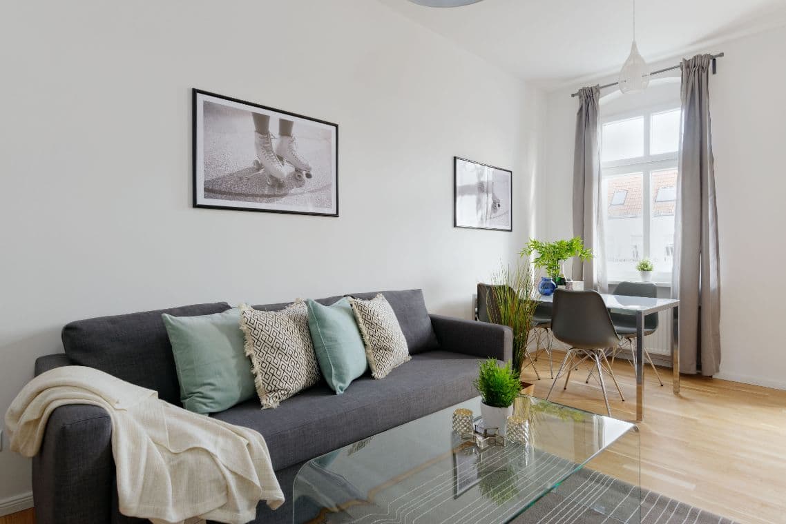 2 Rooms with Balcony in Charlottenburg – image 6