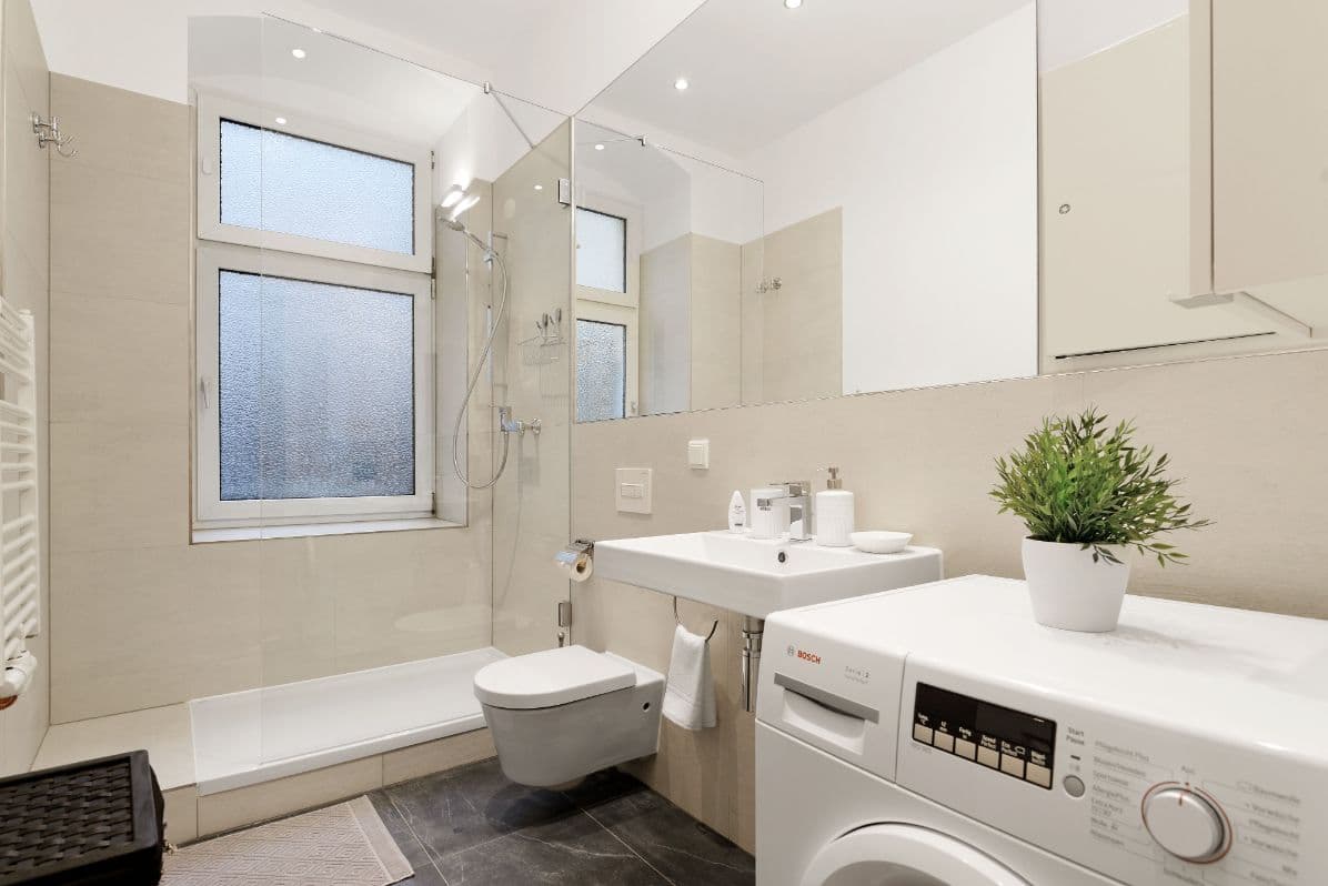 3 Rooms near Westhafen (Moabit) – image 17