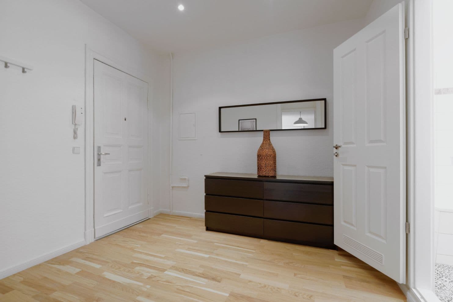 2 Rooms near Westhafen (Moabit) – image 19