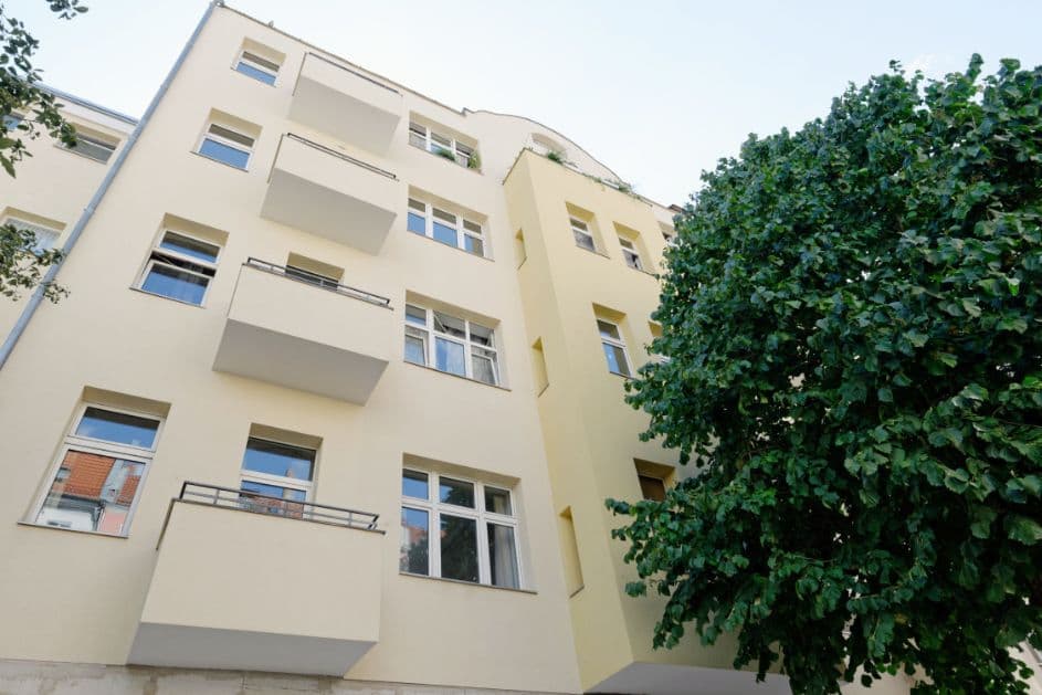 4 Rooms with Balcony near U-Seestraße (Wedding) - image 2