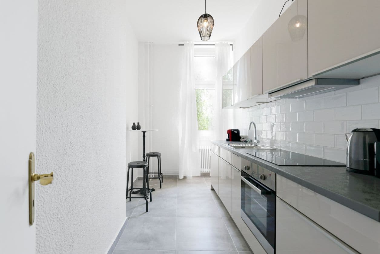 2 Rooms with Balcony in Charlottenburg – image 10